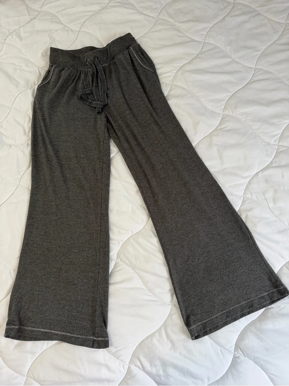 Cozy Women's Wide-Leg Pajama Pants - Charcoal Gray